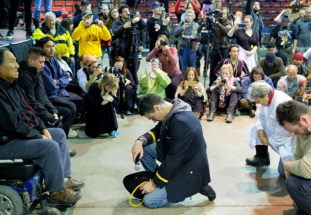 Událost, která vstoupí do dějin. Američtí veteráni se omluvili indiánům v Dakotě
