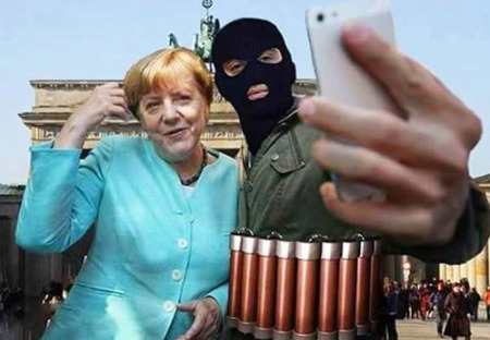 Za mrtvé je osobně zodpovědná Merkelová