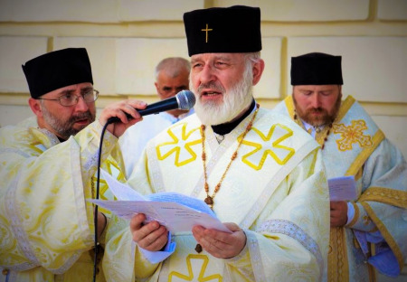 Odpověď na článek: „Český kněz rozpoutal na Ukrajině náboženskou bouři, stopa mizí v Doněcku“