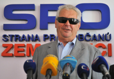 V roce 1985 vstoupil do SNB, dnes je předsedou SPO Zemanovci...