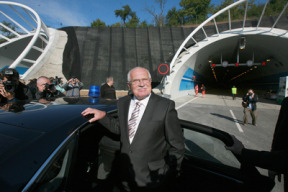 velezrada-v-k-a-postoj-ustavniho-soudu