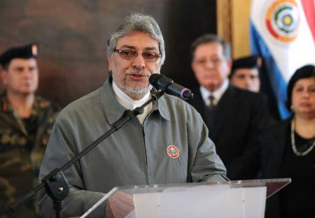 Paraguayský prezident Fernando Lugo sesazen senátem