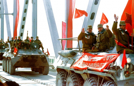 Ministerstvo informací DNR připravilo video k 35. výročí odchodu sovětských vojsk z Afghánistánu.