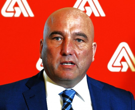 Ředitel VZP bere víc než prezident. Příjem se zvedl skokově a v tichosti