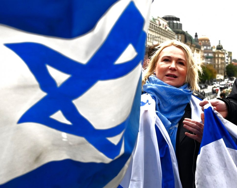 masakr-tymu-humanitarni-pomoci-who-tvrdi-ze-izrael-koordinoval-presuny-s-nevladnimi-organizacemi-a-ze-vozidlo-bylo-oznaceno