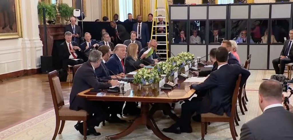 klicova-prohlaseni-trumpa-a-zelenskeho-na-setkani-s-evropskymi-lidry