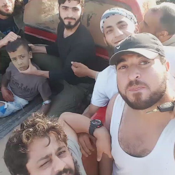 rebelove-podporovani-usa-urizli-v-syrii-hlavu-diteti